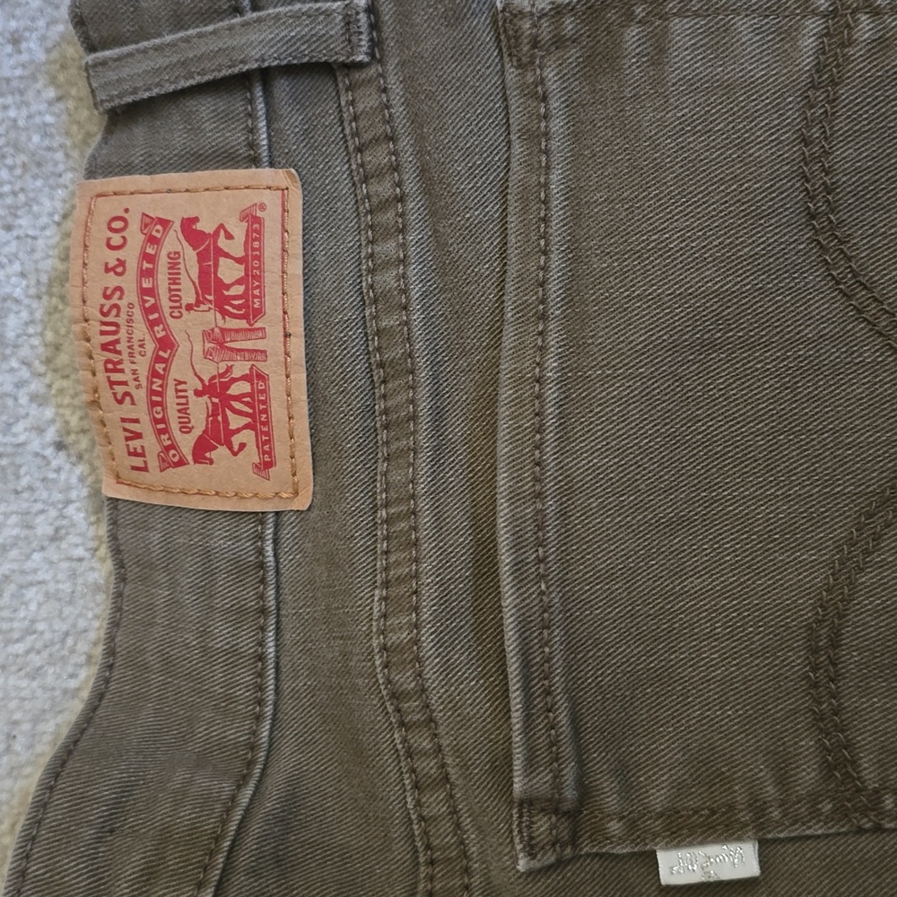 Levi's skinny Jeans size 29, olive color pre-owned - Picture 3 of 12